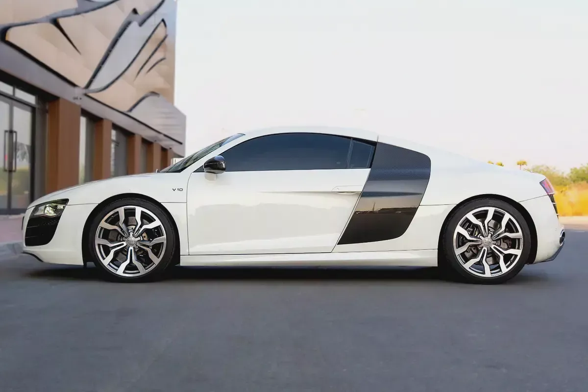 2010 Audi R8 V10 FSI quattro | 6-Speed Gated Manual | GCC Specs-5-5