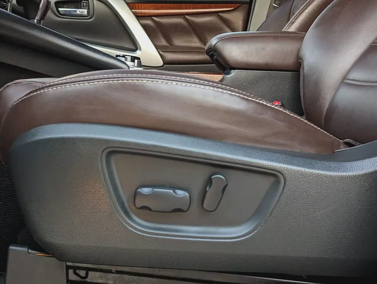 MITSUBISHI MONTERO SPORT 2019 GLS 4WD FULL OPTION GCC ACCIDENT FREE IN EXCELLENT CONDITION-9-9