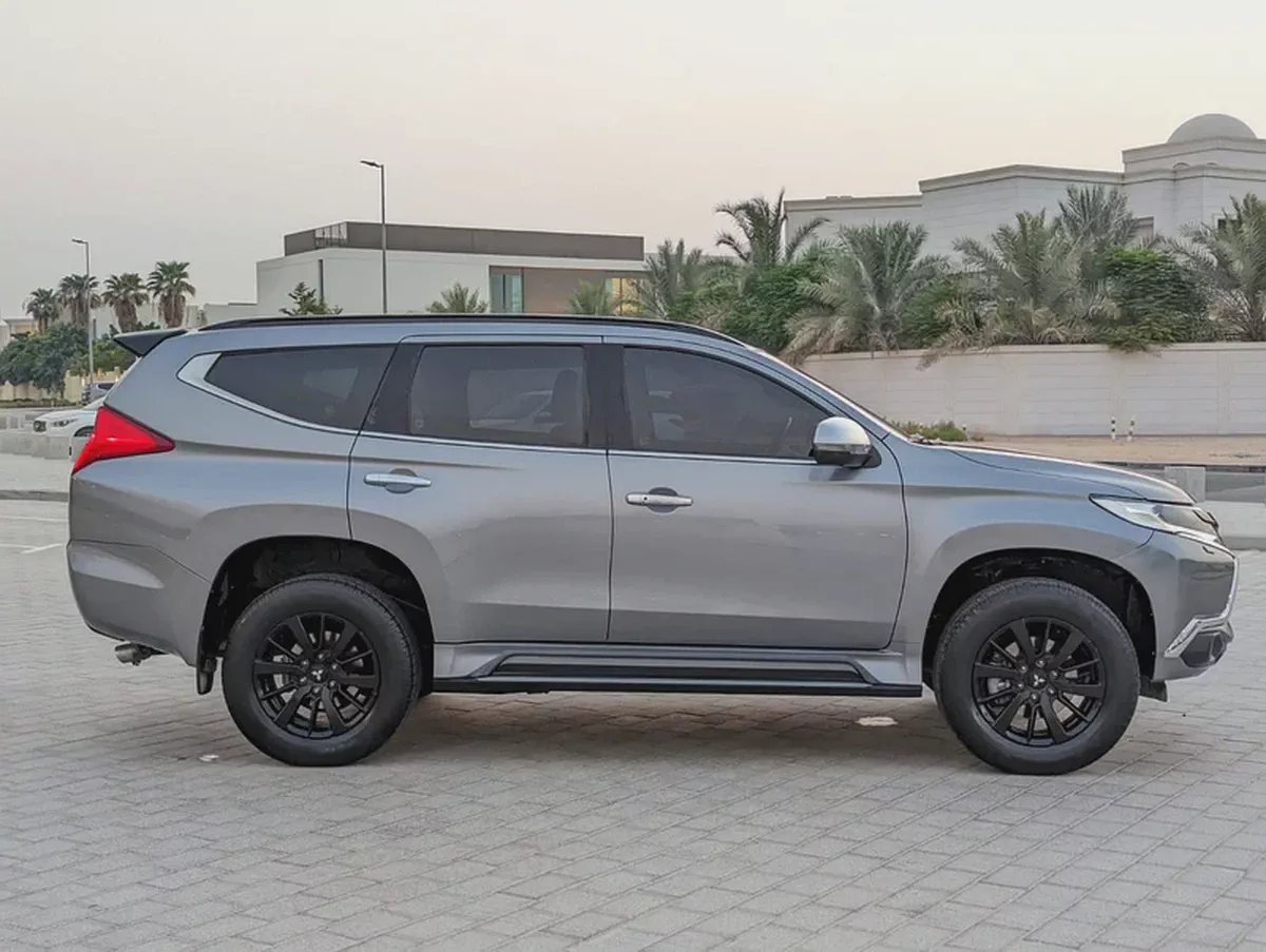 MITSUBISHI MONTERO SPORT 2019 GLS 4WD FULL OPTION GCC ACCIDENT FREE IN EXCELLENT CONDITION-16-16