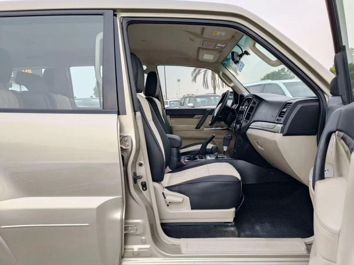Mitsubishi Pajero GLS MIDLINE GLS / 3.5 4WD V6 / LEATHER /LOT# 16714-9-0