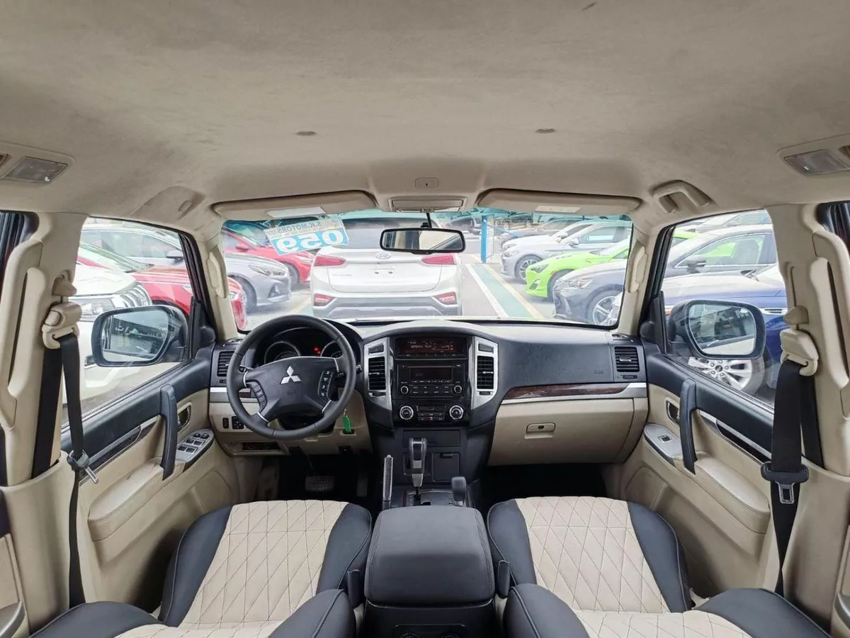 Mitsubishi Pajero GLS MIDLINE GLS / 3.5 4WD V6 / LEATHER /LOT# 16714-12-0