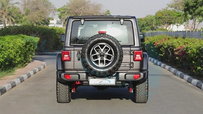 ( 5 Years Warranty + 3 Years Service ) 2025 Jeep Wrangler Rubicon 2.0L Turbo 4x4 GCC 0Km-5