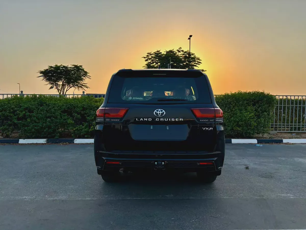Brand New 2026 Toyota Land Cruiser VXR | GCC Specs | Luxury  Performance-6-6