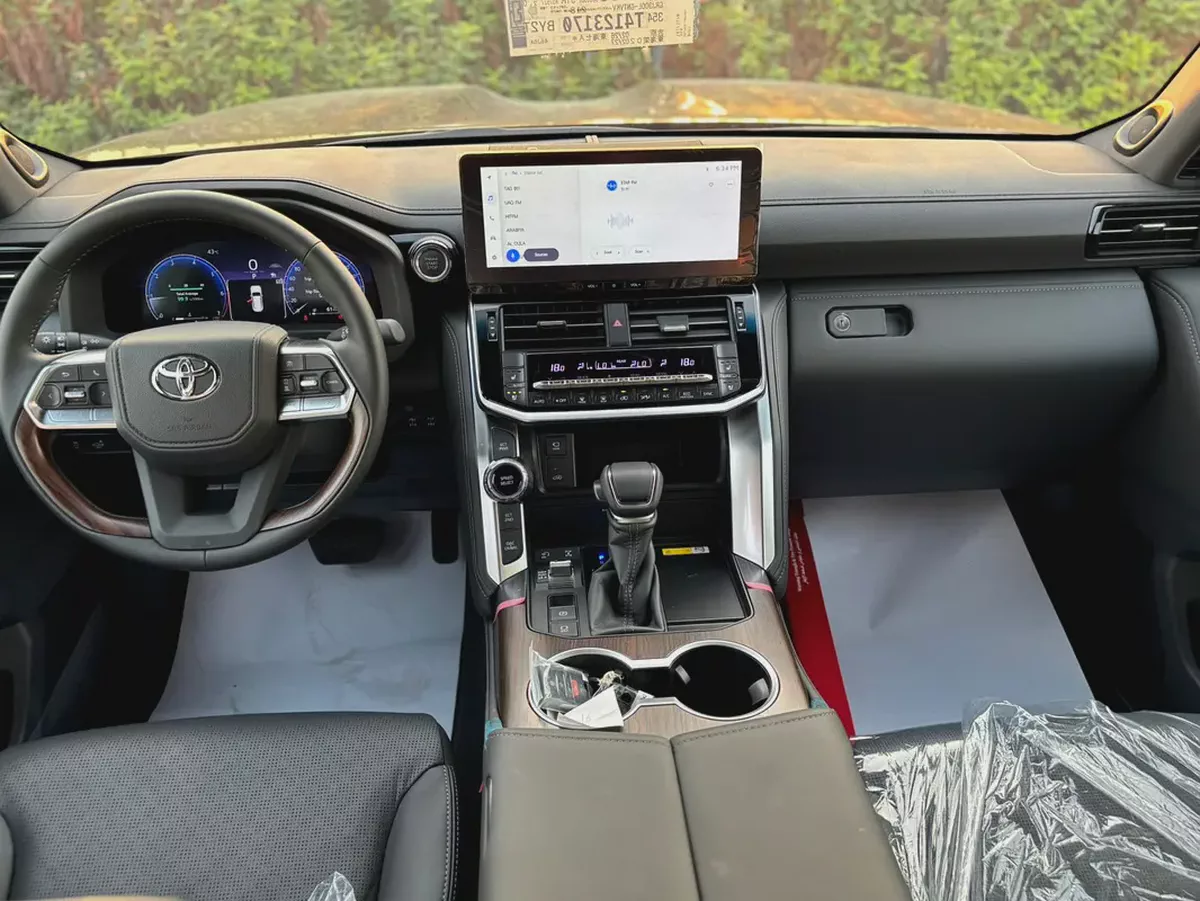Brand New 2026 Toyota Land Cruiser VXR | GCC Specs | Luxury  Performance-7-7