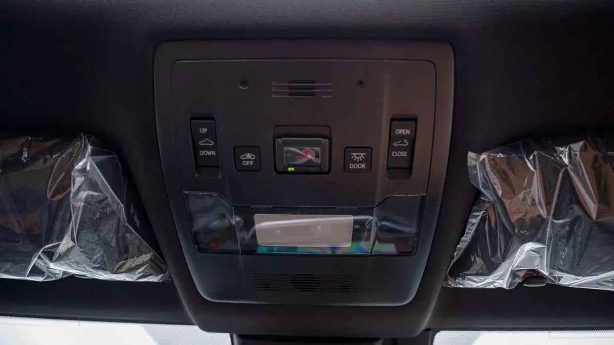 Lexus UX250h STANDARD STD (NON GCC) LEXUS UX250H | 2-YEAR WARRANTY + SERVICE AVAILABLE 0% DOWNPAYME-3-3