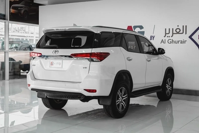 1 YR / 20,000 KM WARRANTY | 4.0 GXR | 6 CYLINDER | AED 1550-3