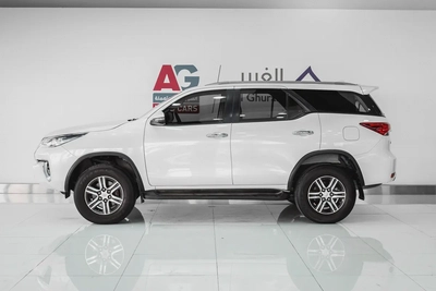 1 YR / 20,000 KM WARRANTY | 4.0 GXR | 6 CYLINDER | AED 1550-6