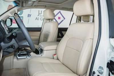 1 YR WARRANTY | GCC | 4.0L | AED 2,800 PM-13