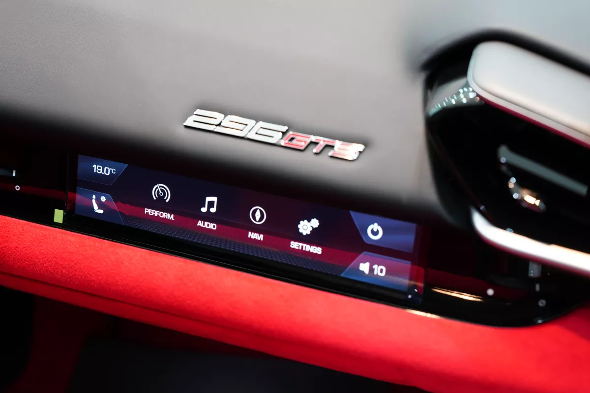 Ferrari 812 Superfast 2019-8-8