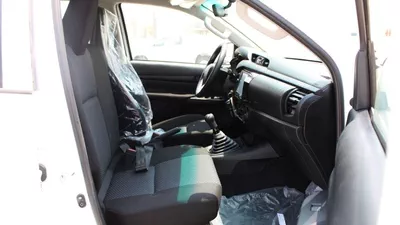 Toyota Hilux GL HILUX 2.7L MANUAL-10