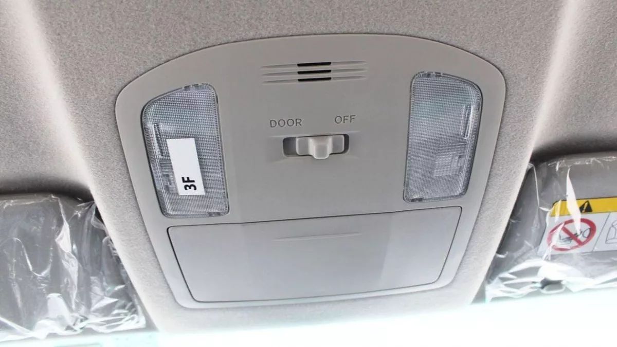 Toyota Hilux GL HILUX 2.7L MANUAL-17-0