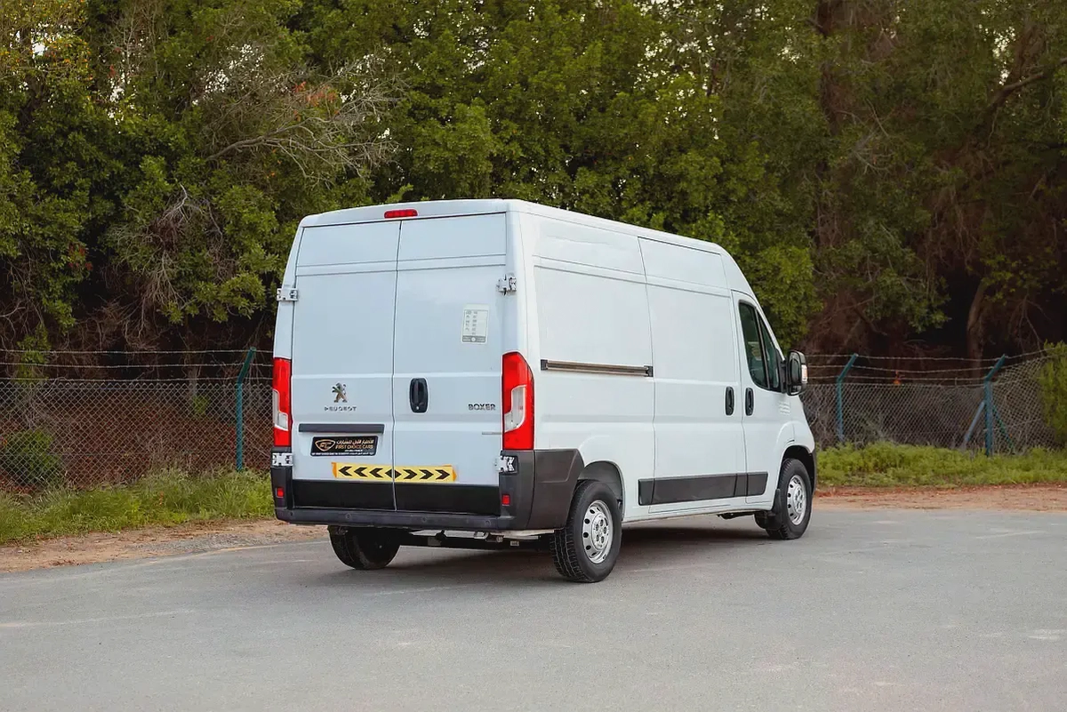 Peugeot Boxer Delivery Van | GCC Specs | Ref#P95395-2-2