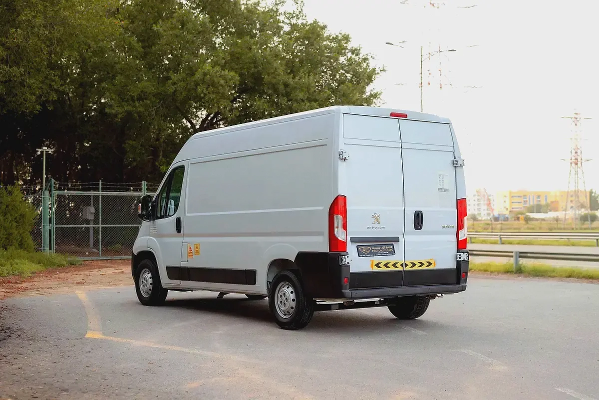 Peugeot Boxer Delivery Van | GCC Specs | Ref#P95395-3-3