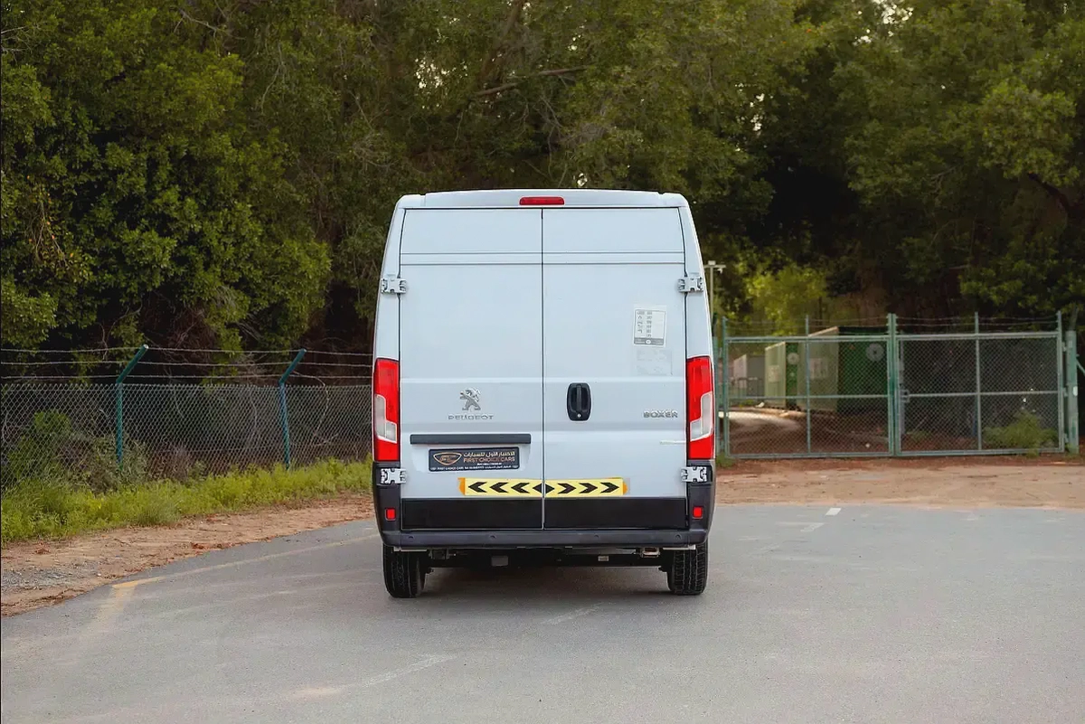 Peugeot Boxer Delivery Van | GCC Specs | Ref#P95395-5-5