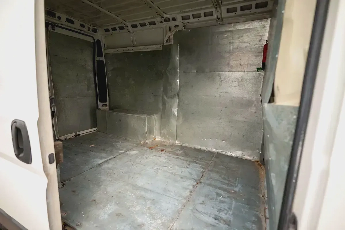 Peugeot Boxer Delivery Van | GCC Specs | Ref#P95395-7-7