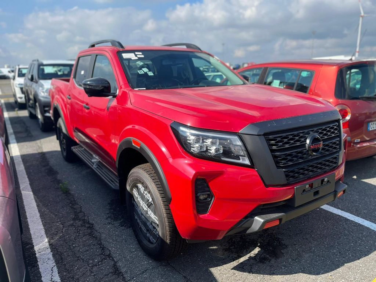 Nissan Navara – Red Exterior with Black Interior Pickup