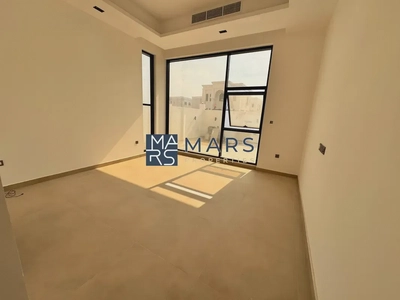 Spacious, Luxury, Brand New 4 Bedroom Stand Alone Villa with Close Kitchen-16