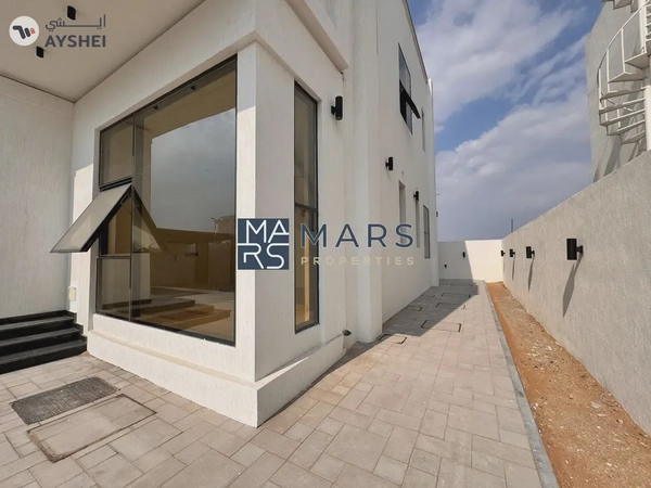 Spacious, Luxury, Brand New 4 Bedroom Stand Alone Villa with Close Kitchen
