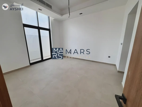 Spacious, Luxury, Brand New 4 Bedroom Stand Alone Villa with Close Kitchen