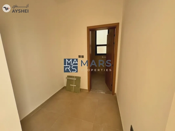 Spacious, Luxury, Brand New 4 Bedroom Stand Alone Villa with Close Kitchen
