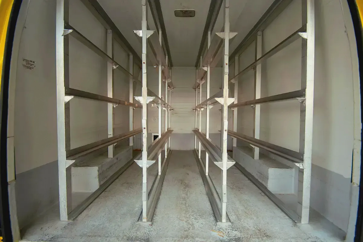 High Roof | Manual | Freezer Van | GCC Specs | Ref#T03514-7-7