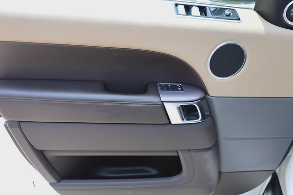 Land Rover Range Rover Sport HSE 2019 -117000km -GCC Specs
