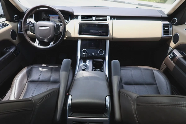Land Rover Range Rover Sport HSE 2019 -117000km -GCC Specs