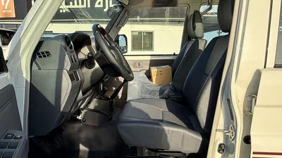 Toyota Land Cruiser Pick Up  Toyota Land Cruiser Pick-Up-10