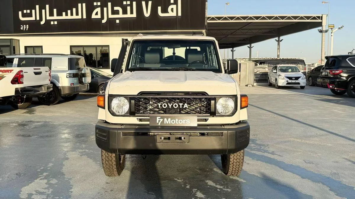 Toyota Land Cruiser Pick Up  Toyota Land Cruiser Pick-Up-1-0