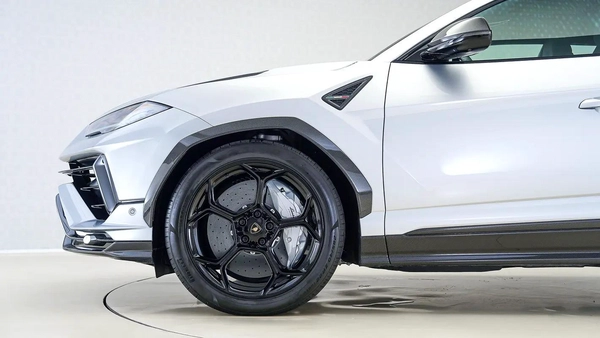 Lamborghini Urus Performante
