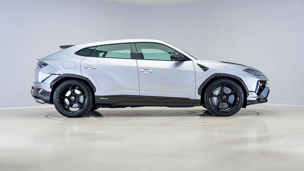 Lamborghini Urus Performante