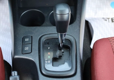 Toyota hilux 4x4 automatic Gcc -8
