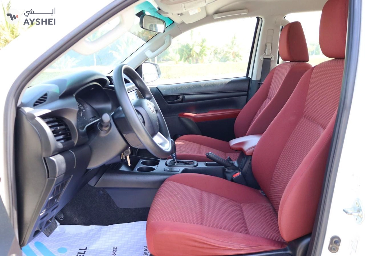 Toyota hilux 4x4 automatic Gcc -12-12