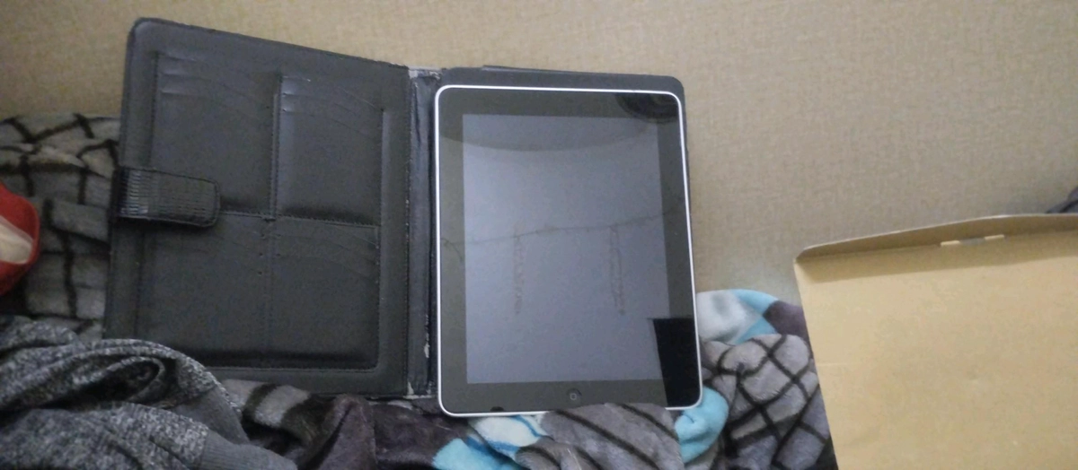 Apple iPad Tablet with Black Folio Case