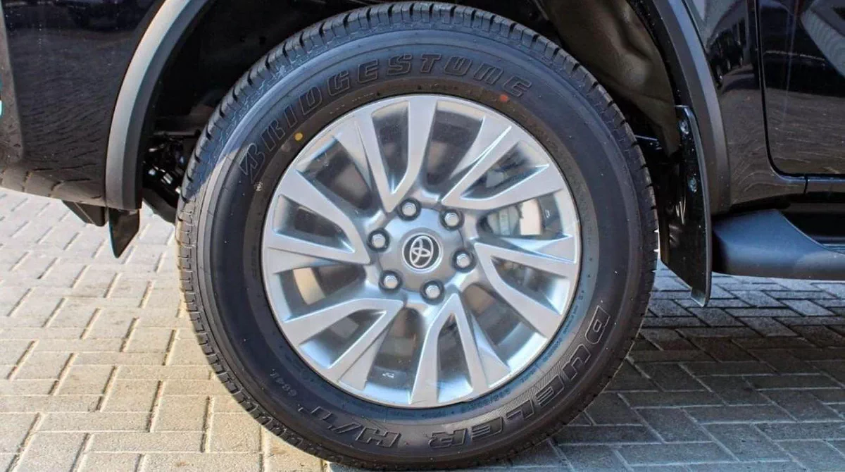 Toyota Fortuner VX2 PLUS FORTUNER VX 2.8L DIESEL 2024-18-0