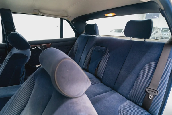 1989 MERCEDES-BENZ 560 SEL VINTAGE LUXURY CAR IN GOOD CONDITION