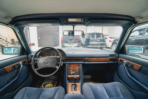 1989 MERCEDES-BENZ 560 SEL VINTAGE LUXURY CAR IN GOOD CONDITION