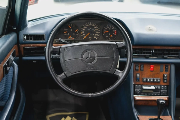 1989 MERCEDES-BENZ 560 SEL VINTAGE LUXURY CAR IN GOOD CONDITION