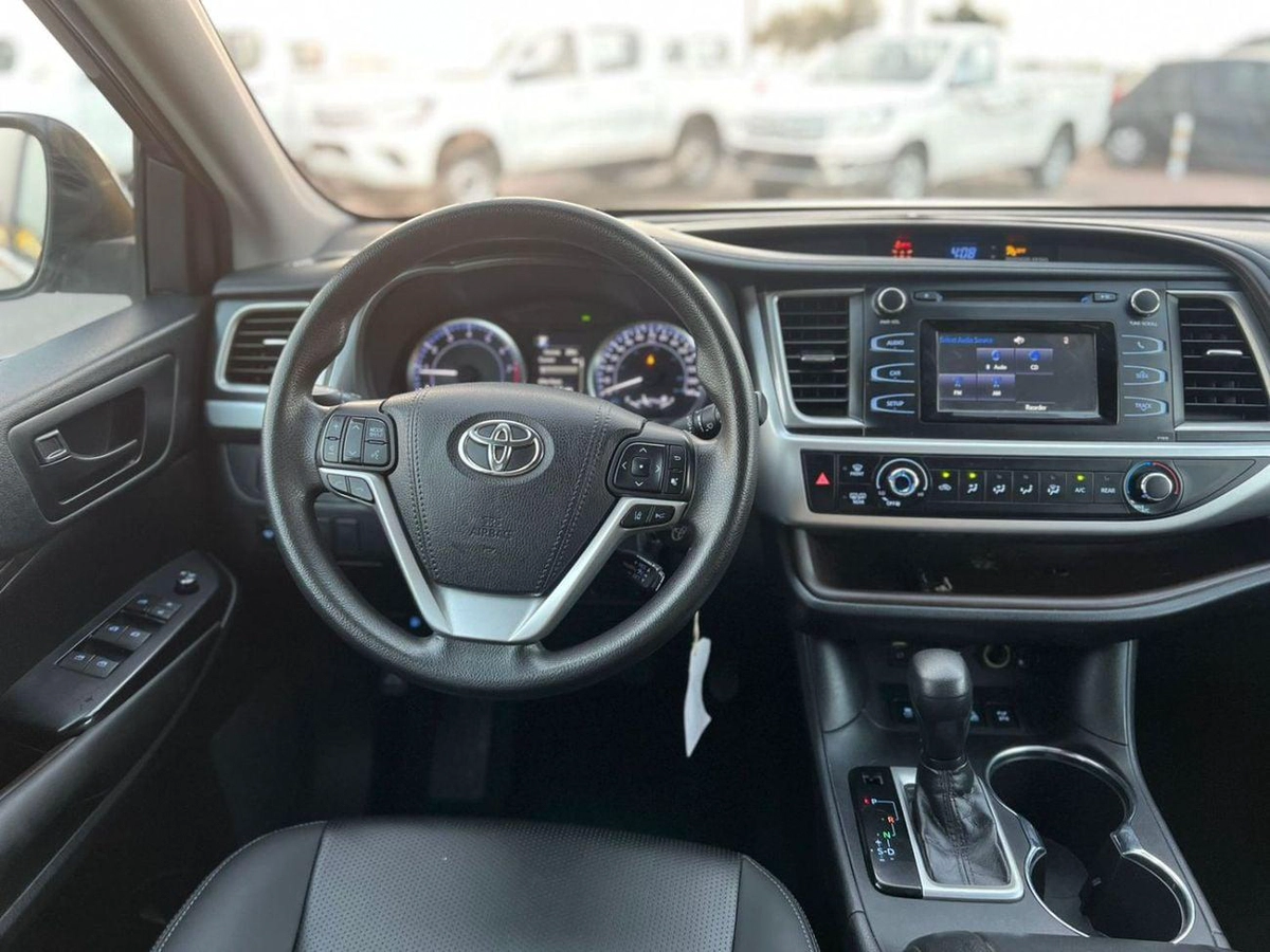 Toyota Highlander 2019 Toyota Highlander Le 3.5L V6 - AWD 4x4 - Rear Camera - Leather seat 7 --10-0