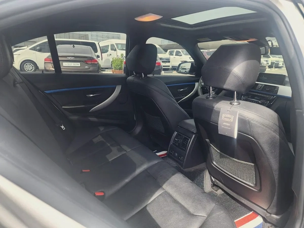  BMW 320i M line