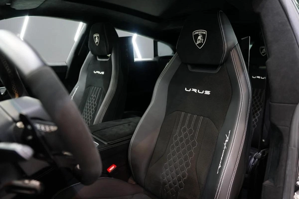Lamborghini Urus Performante