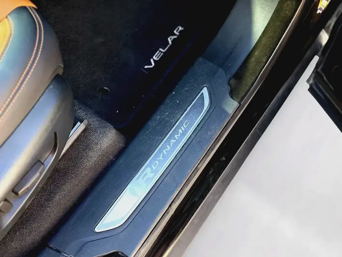 LUXURY R-DYNAMIC SE | RANGE ROVER VELAR P250 | PANORAMIC ROOF | 2.0L TURBO | 2019 GCC-15-15
