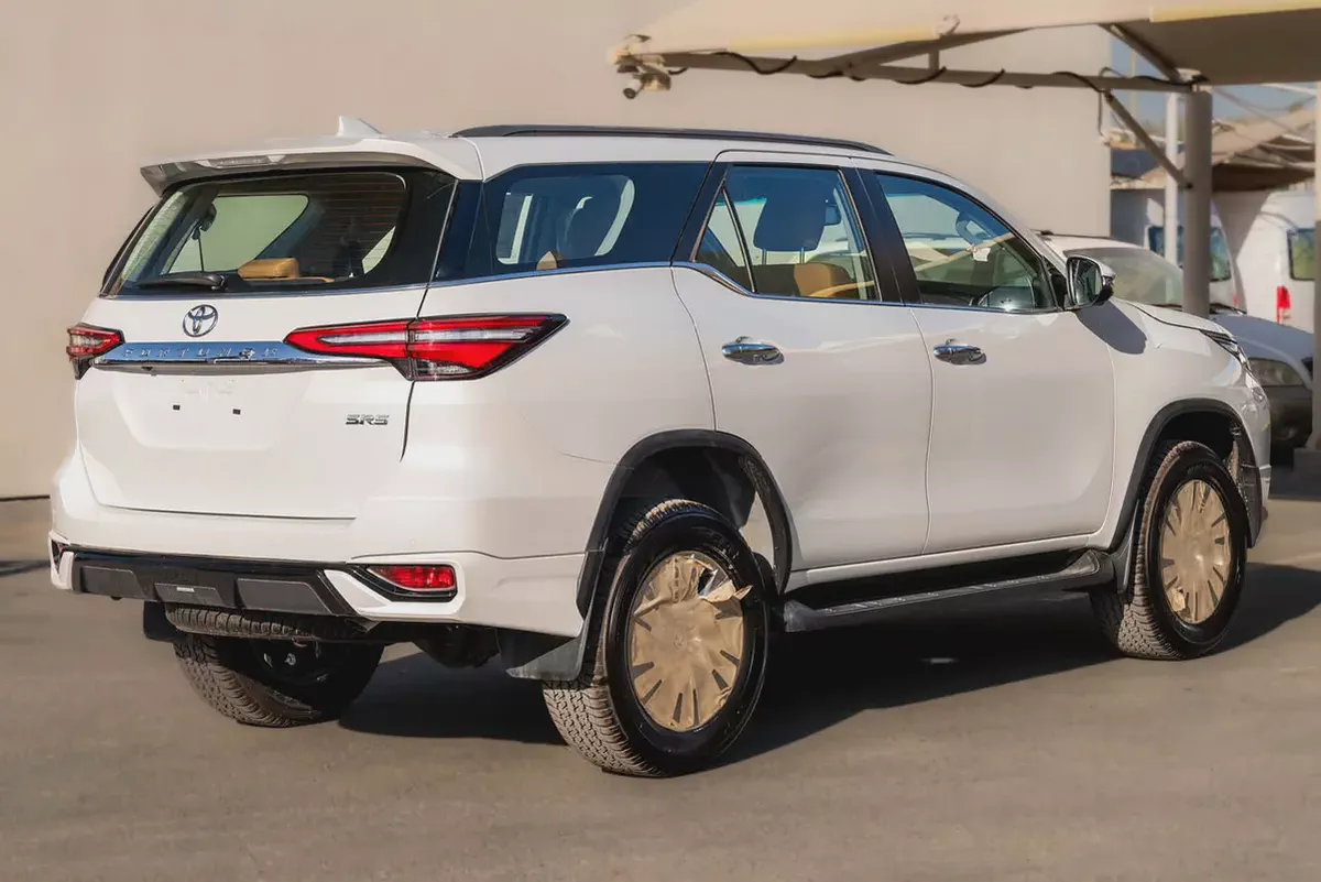 2026 TOYOTA FORTUNER 2.8 SR5 DIESEL V  FOR EXPORT | AED 160,000/--1-1