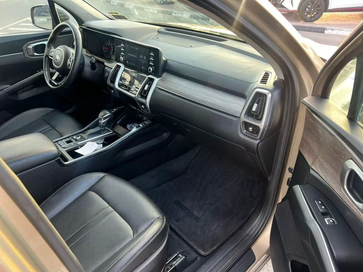 Kia Sorento  2021 KIA SORENTO - 2.5L V4 - Rear Camera & Sensor 4x4 - Leather Seats With Electric - Auto Trunk-11-0