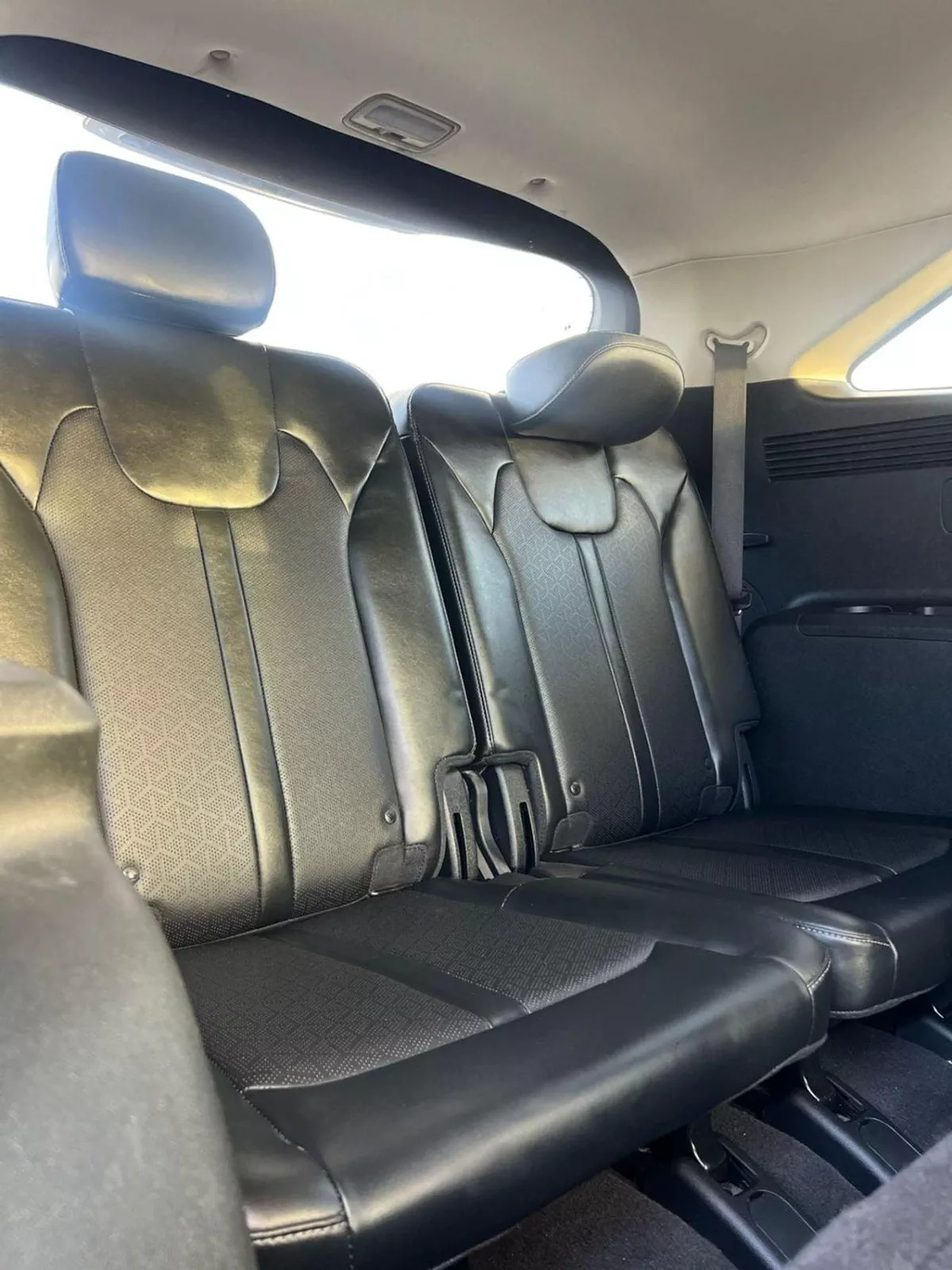 Kia Sorento  2021 KIA SORENTO - 2.5L V4 - Rear Camera & Sensor 4x4 - Leather Seats With Electric - Auto Trunk-16-0