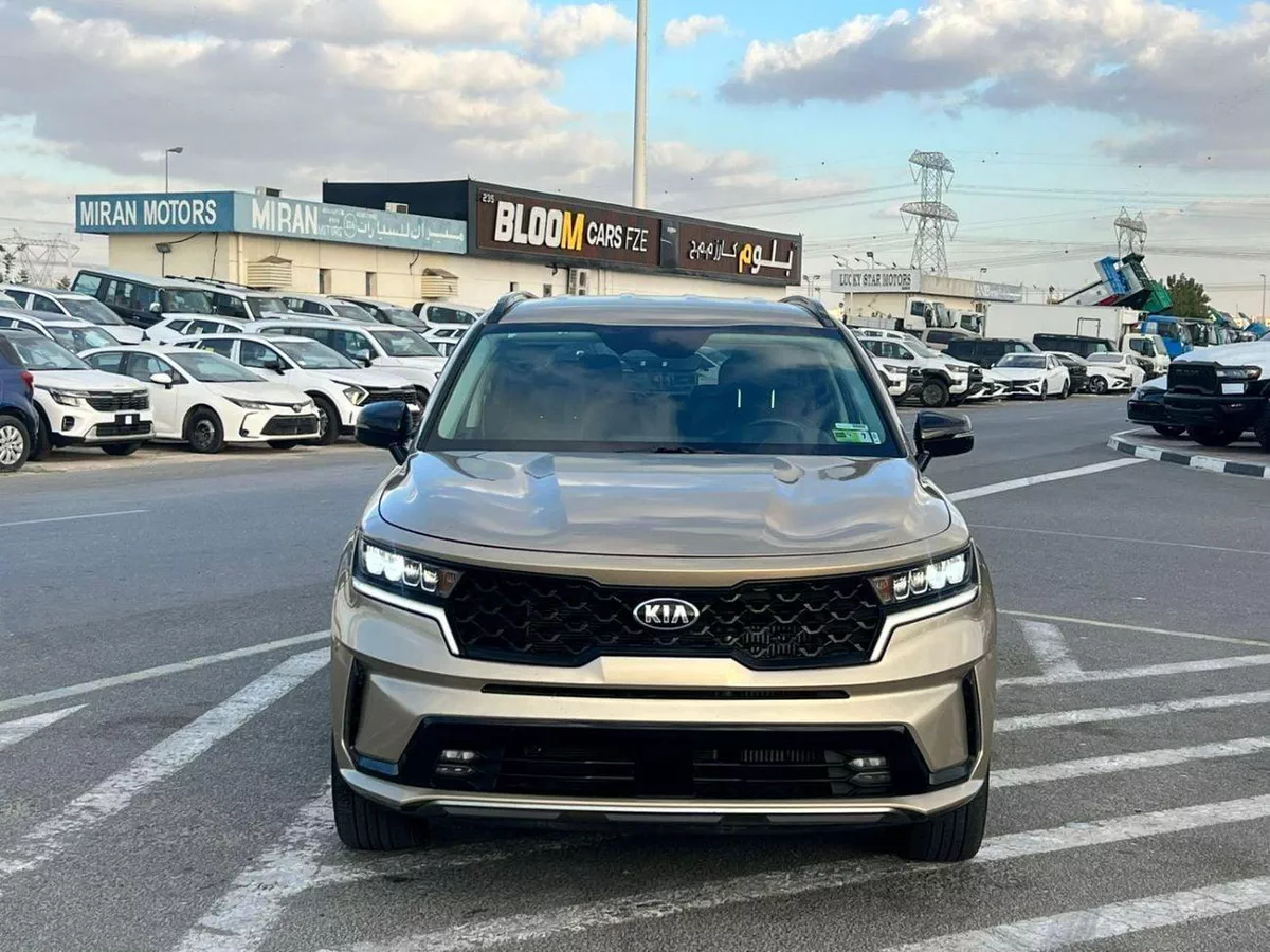 Kia Sorento  2021 KIA SORENTO - 2.5L V4 - Rear Camera & Sensor 4x4 - Leather Seats With Electric - Auto Trunk-1-0