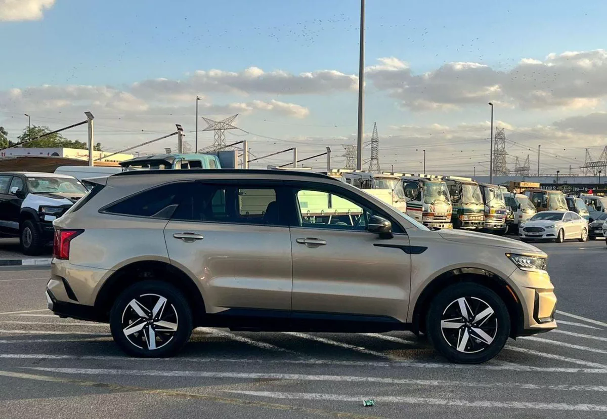 Kia Sorento  2021 KIA SORENTO - 2.5L V4 - Rear Camera & Sensor 4x4 - Leather Seats With Electric - Auto Trunk-7-0