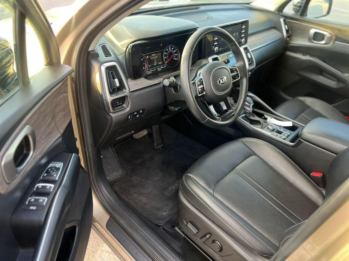 Kia Sorento  2021 KIA SORENTO - 2.5L V4 - Rear Camera & Sensor 4x4 - Leather Seats With Electric - Auto Trunk-8-0