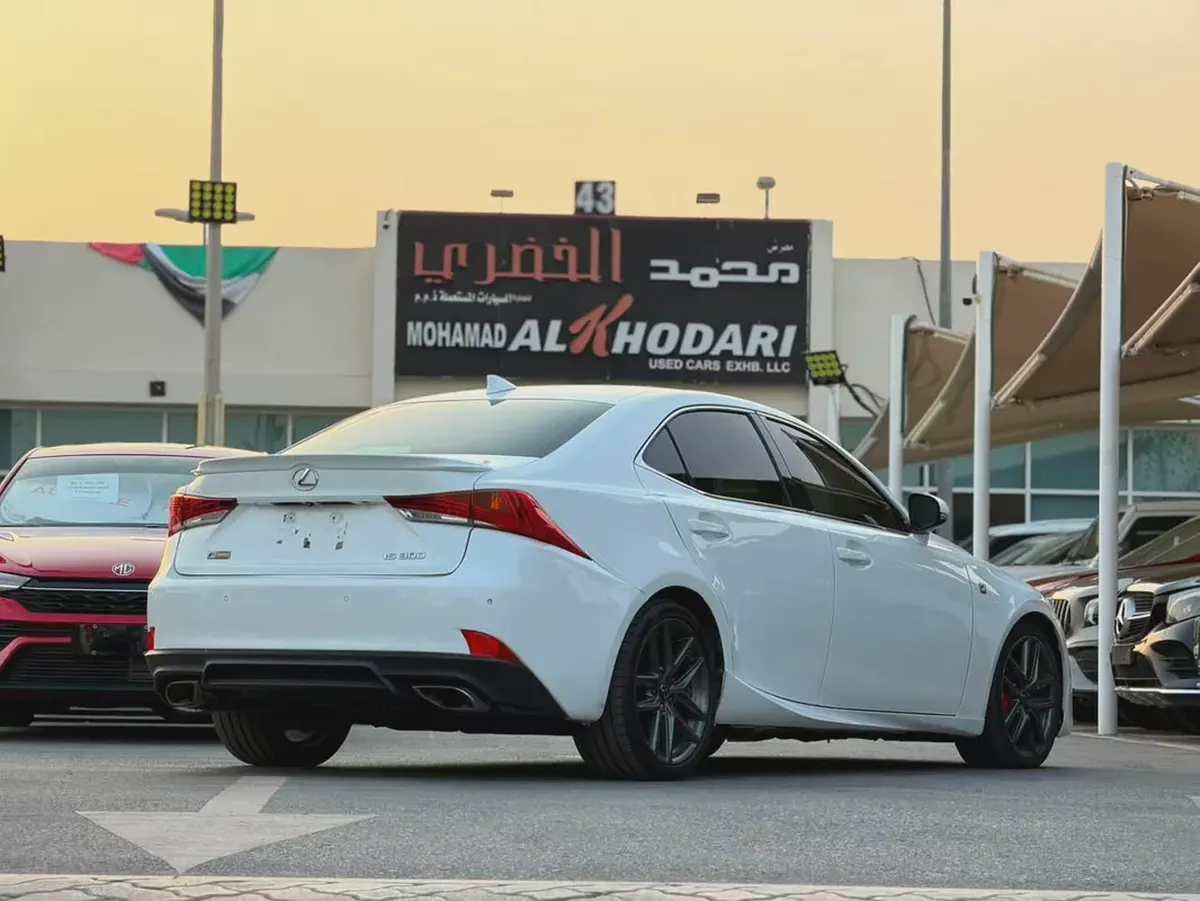 (2019) LEXUS IS300 // AMERICAN // FULL OPTIONS//GOOD CONDITION//LOW MILLAGE//-4-4