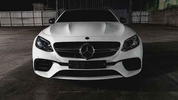 MERCEDES BENZ E63 AMG